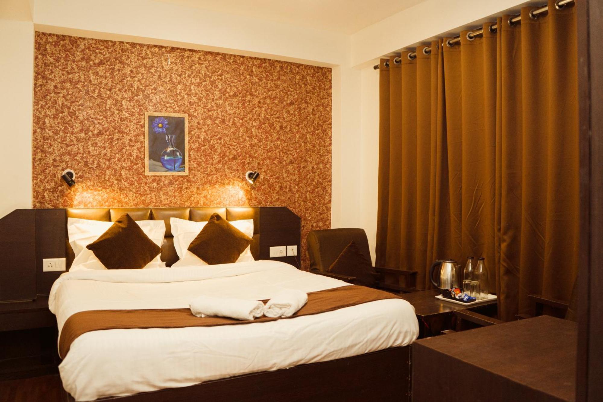 Hotel Siddhi Vinayak Regency, Mg Marg Гангток Экстерьер фото
