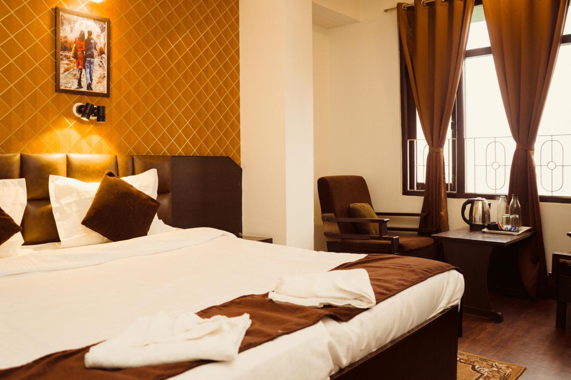 Hotel Siddhi Vinayak Regency, Mg Marg Гангток Экстерьер фото